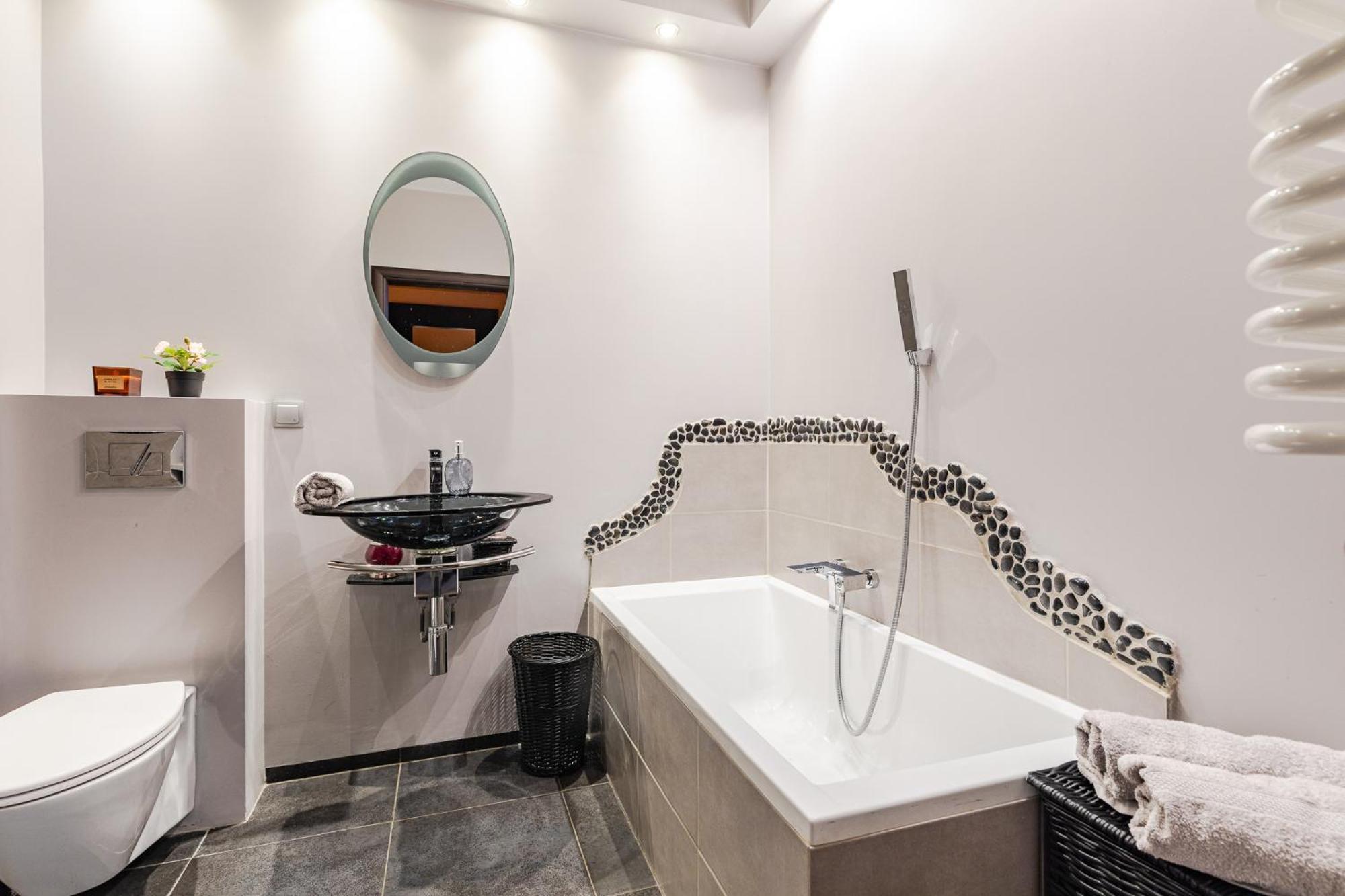 Superapart Pozarowa 3b, Parking Apartment Warsaw